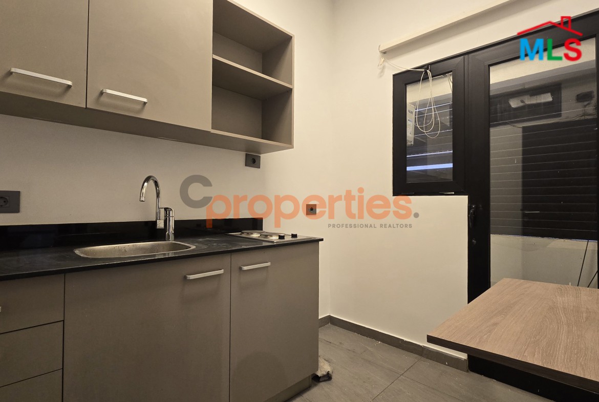 Office For Rent In Badaro - CPJA48