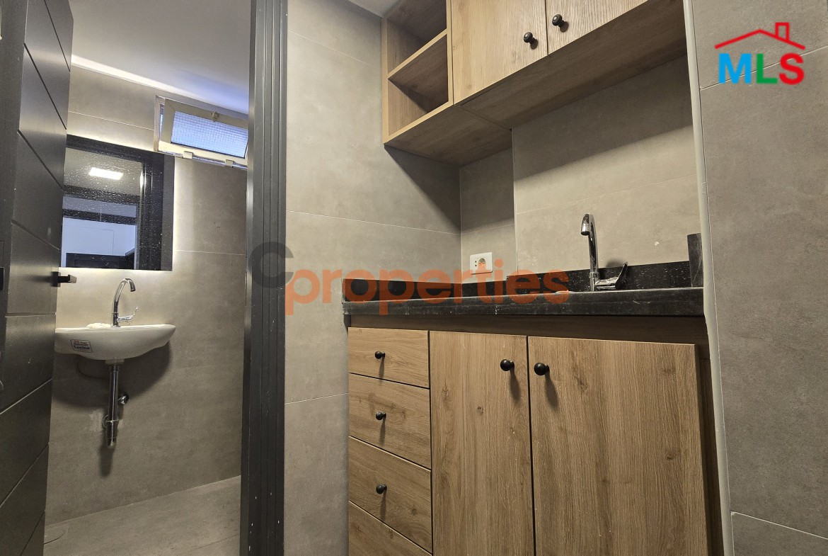 Office For Rent In Badaro - CPJA47