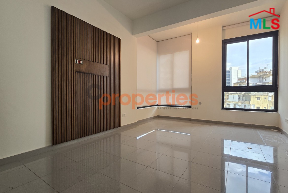 Office For Rent In Adlieh - CPJA44