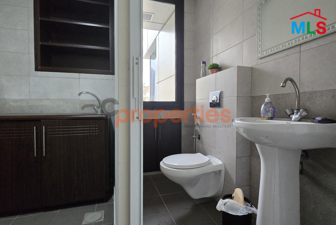Office For Rent In Adlieh - CPJA44
