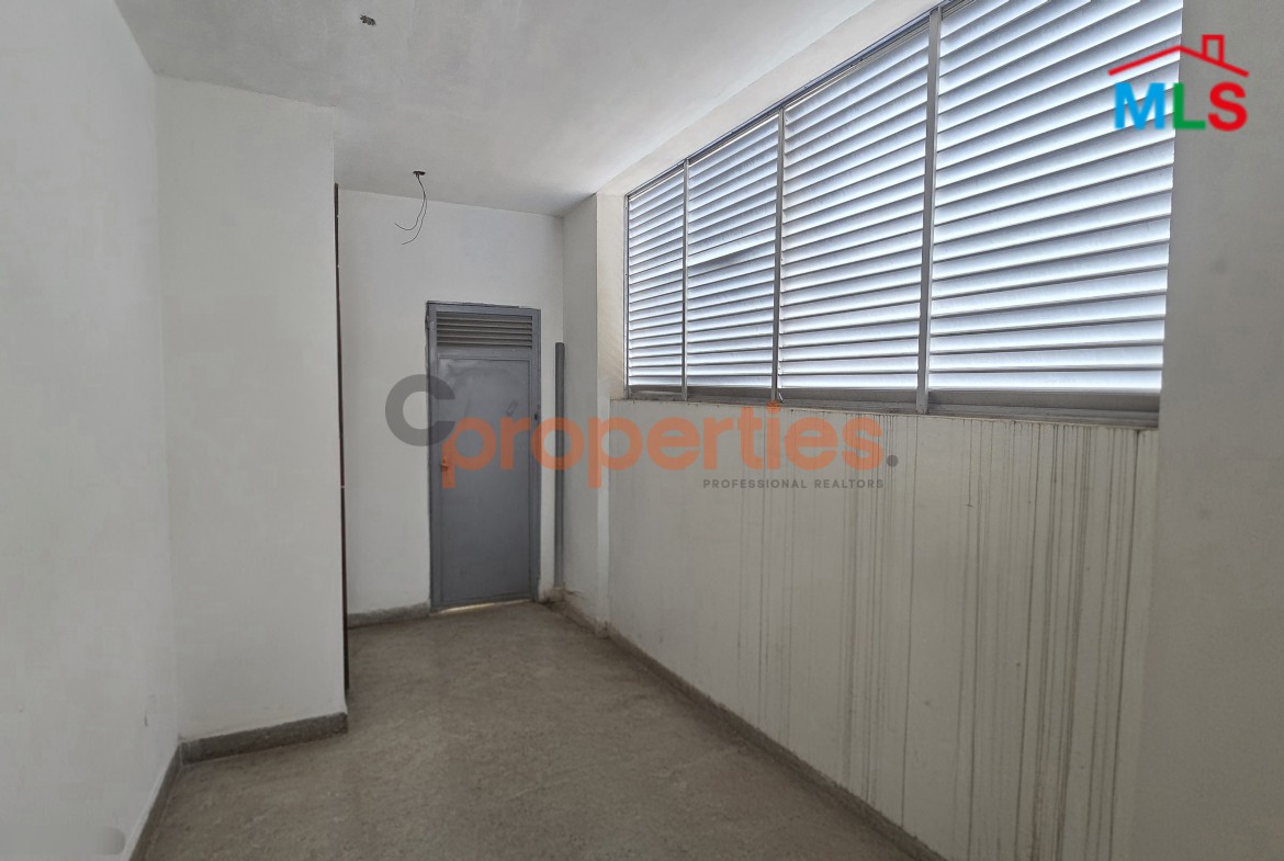 Showroom/Office For Rent In Furn El Chebbak - CPJA31