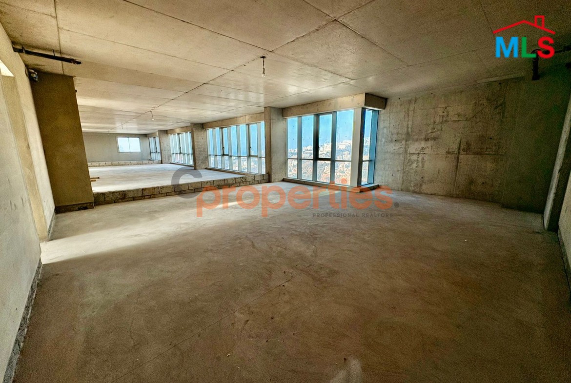 Office For Rent In Louaize - CPFY176