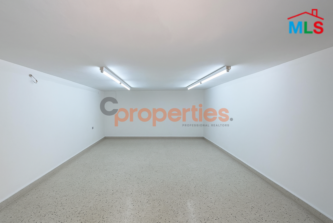 Showroom, Space For Rent | Dekwaneh | CPCC46