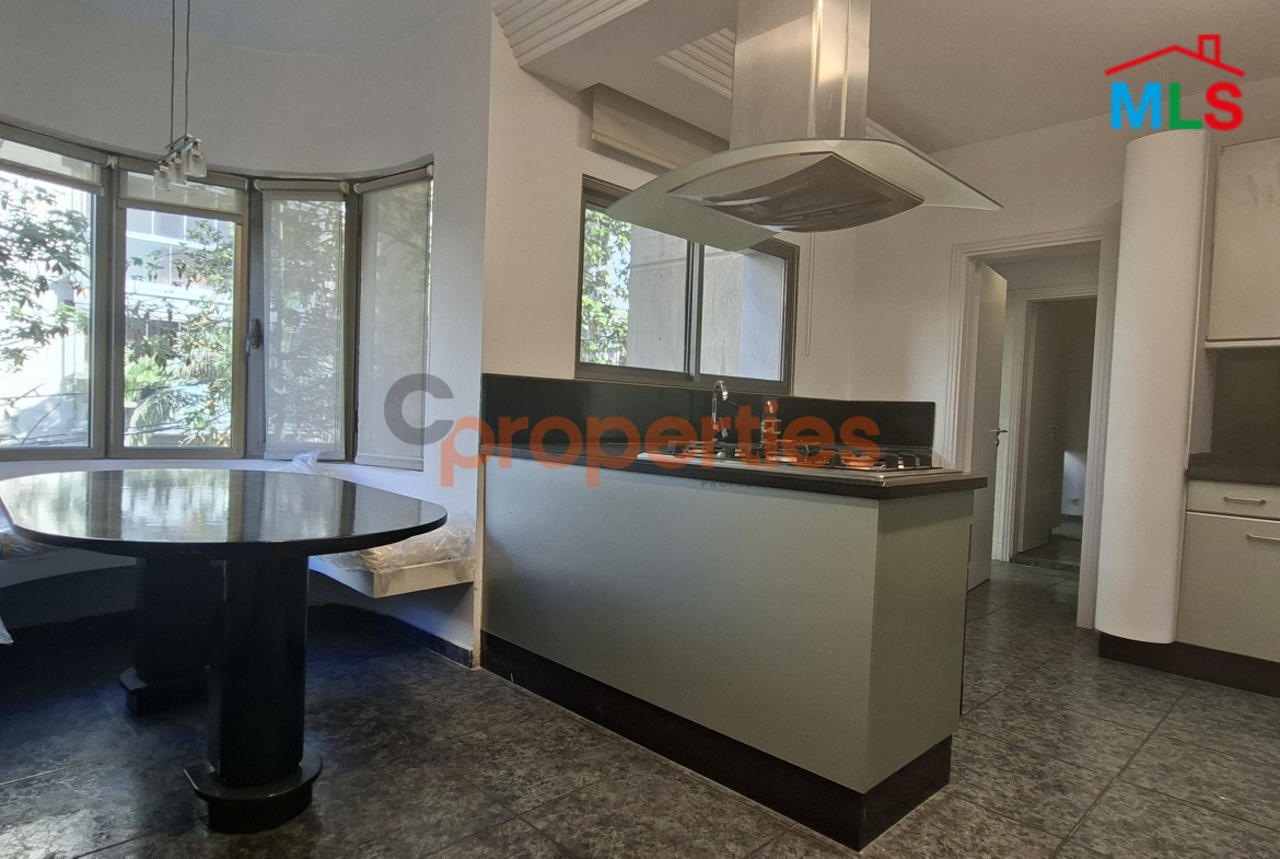 Apartment For Rent In Achrafieh - CPBWW54