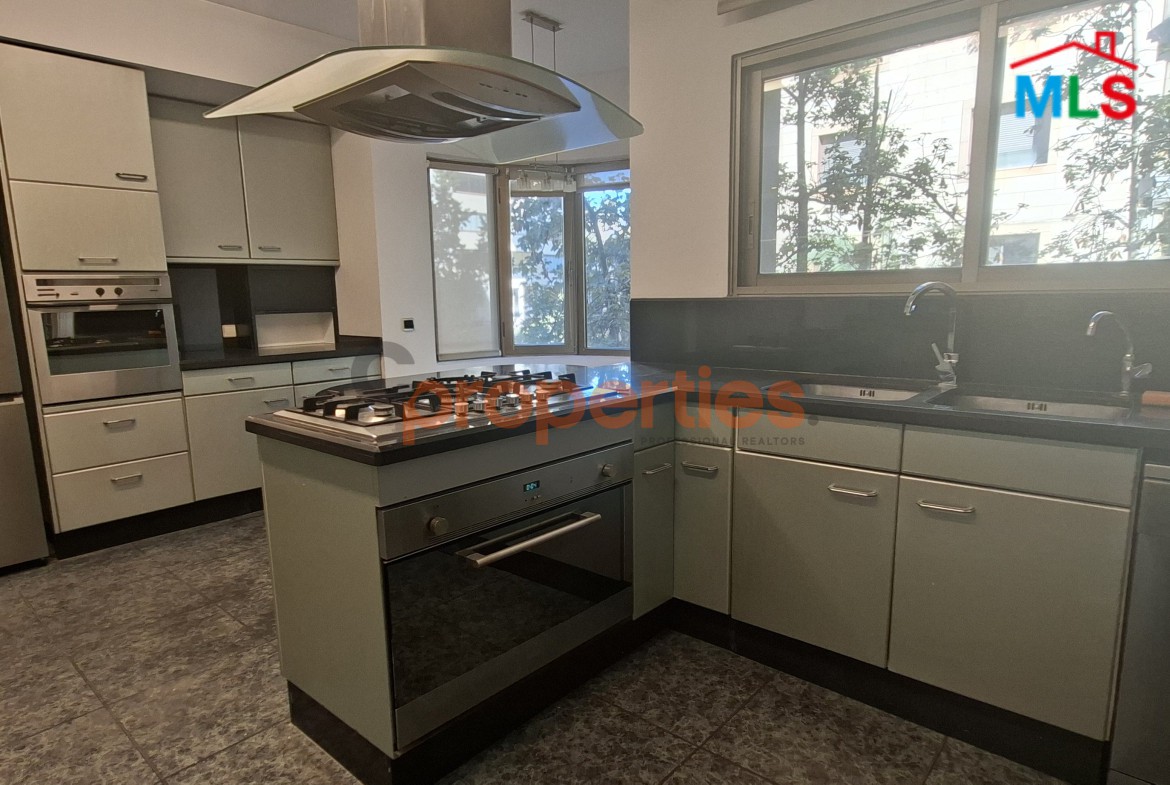 Apartment For Rent In Achrafieh - CPBWW54