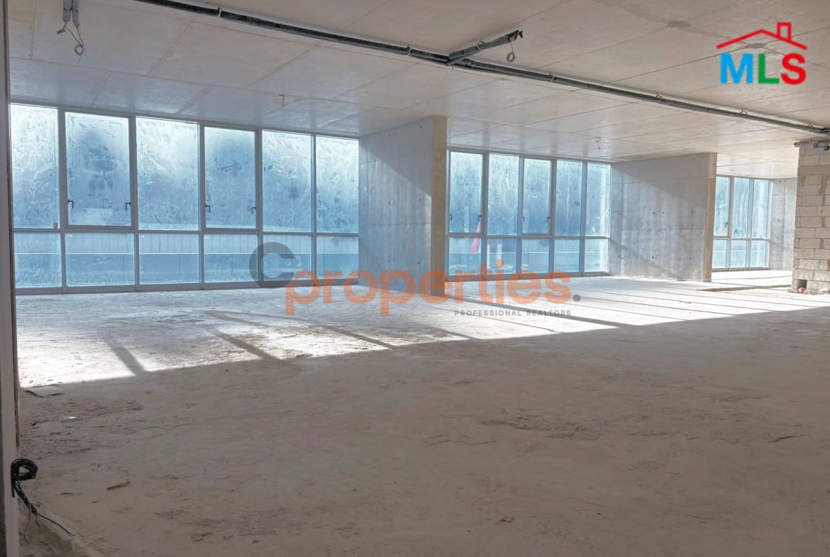 Spacious Offices For Rent In Louaize - CPFY160