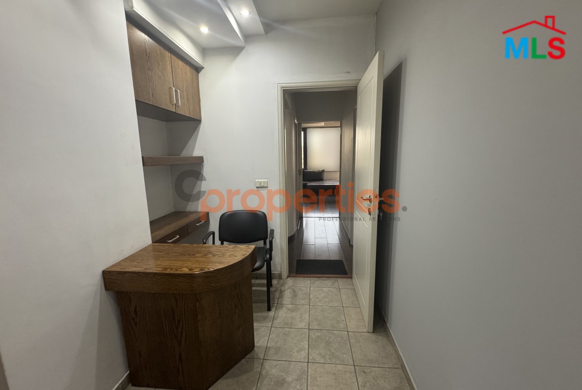 Office for rent in Sin El Fil - CPGA04