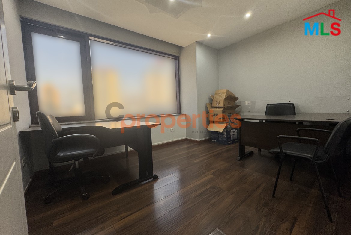 Office for rent in Sin El Fil - CPGA04