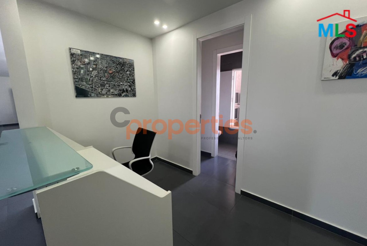 Luxurious Prime Offices For Rent In Dekwaneh CPCC05