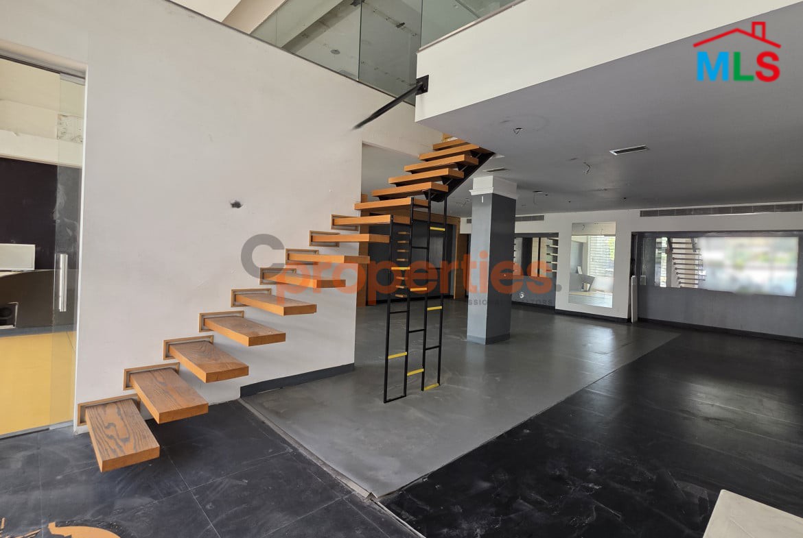Office + Showroom for rent in a prime location - Horsh Tabet - CPGA40