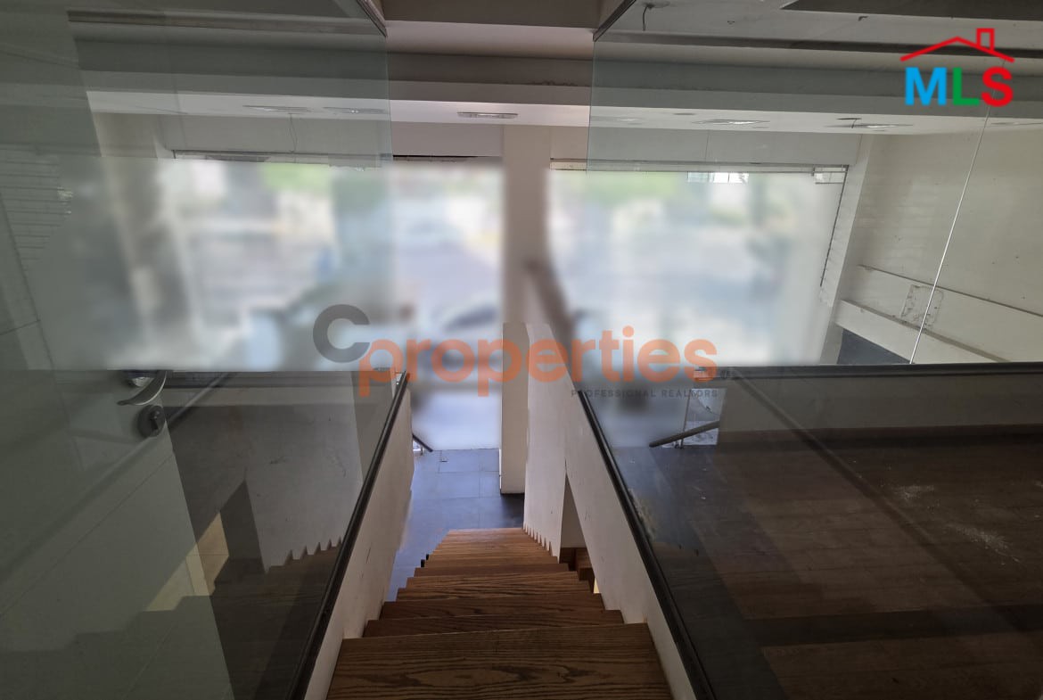 Office + Showroom for rent in a prime location - Horsh Tabet - CPGA40