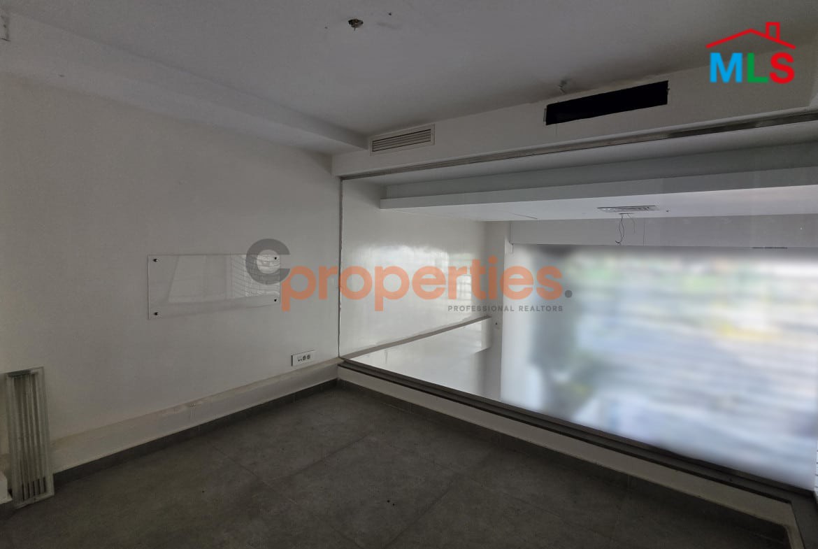 Office + Showroom for rent in a prime location - Horsh Tabet - CPGA40