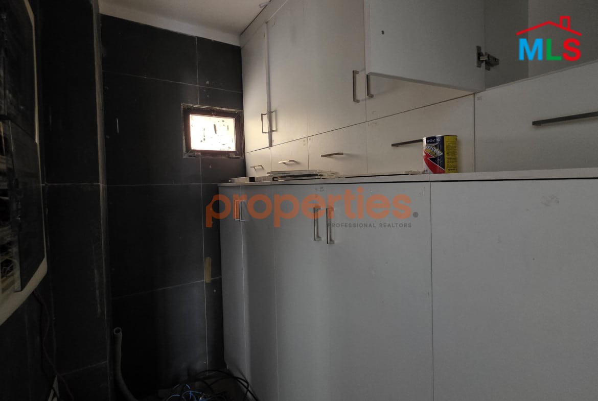 Office + Showroom for rent in a prime location - Horsh Tabet - CPGA34