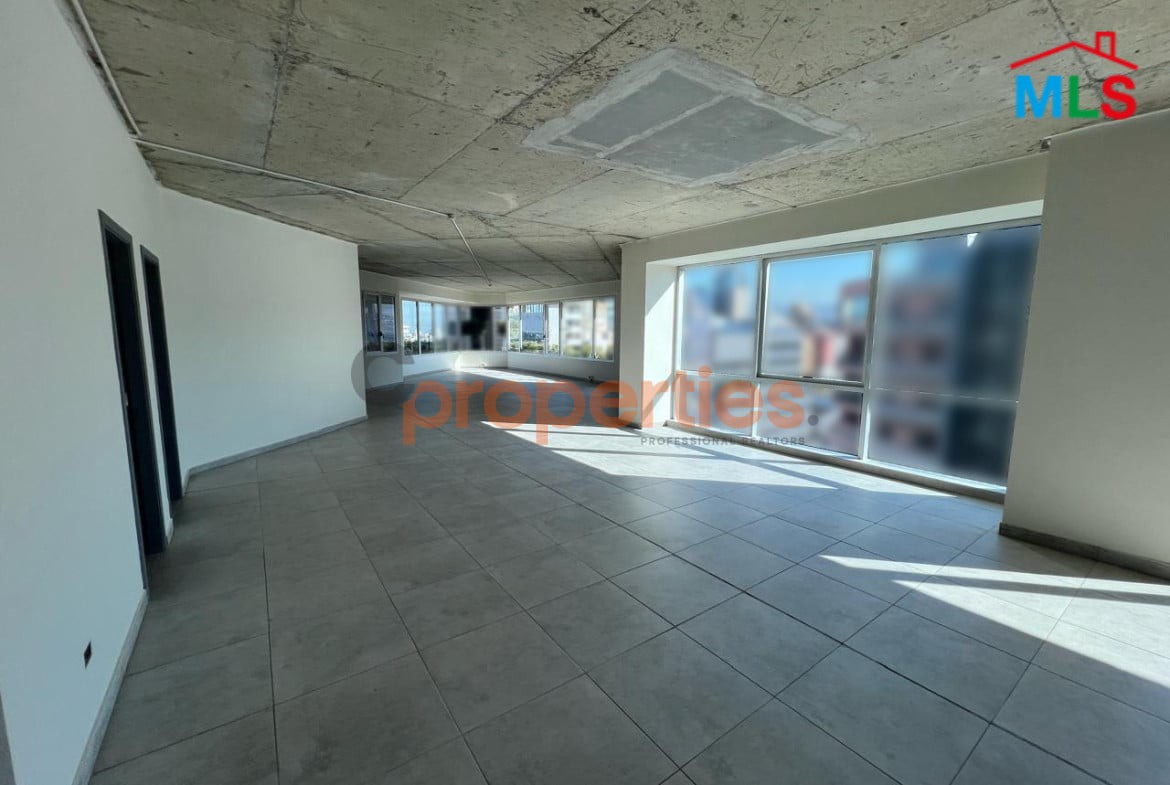 Office for rent in Dekwaneh - CPGA20