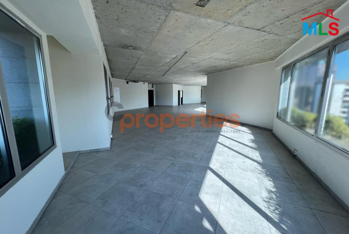 Office for rent in Dekwaneh - CPGA20