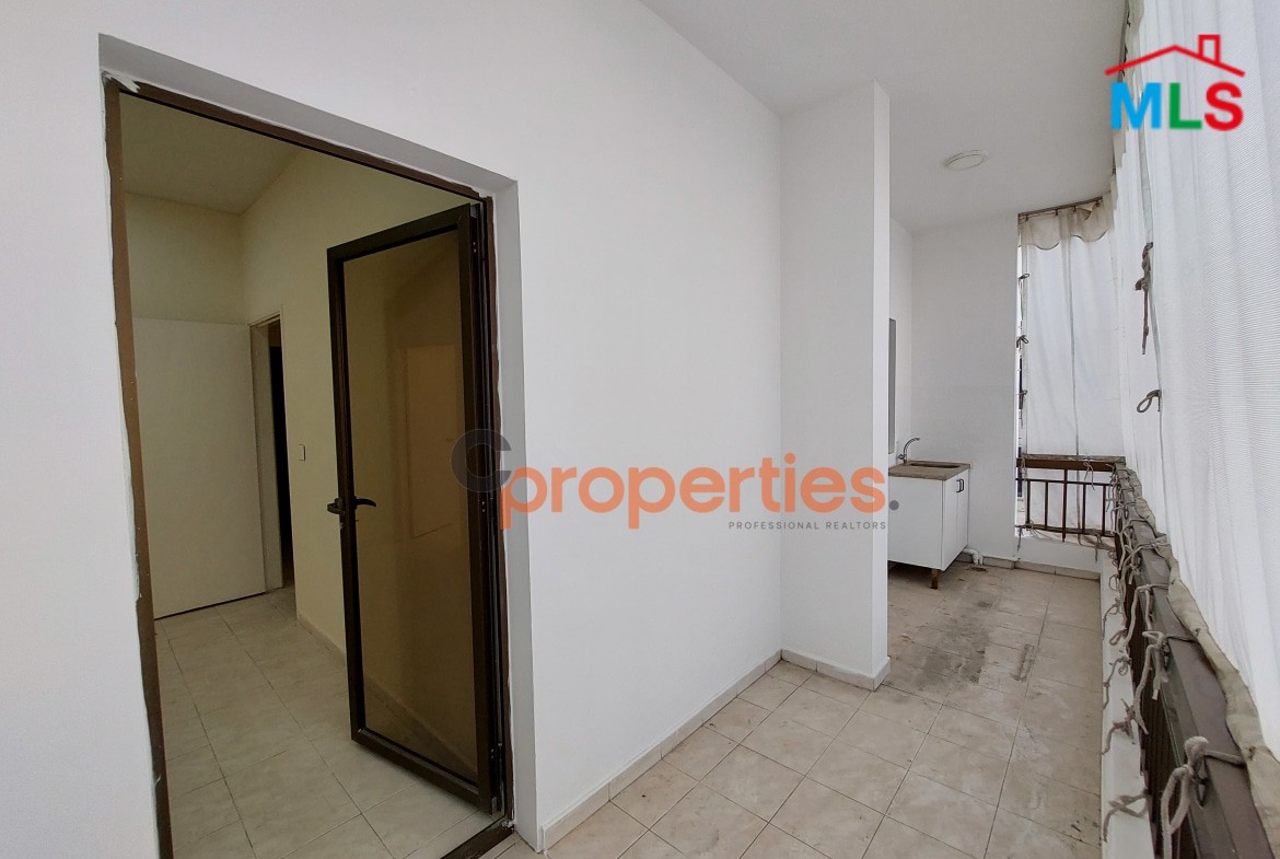 Office for rent in Jdeideh CPSM140
