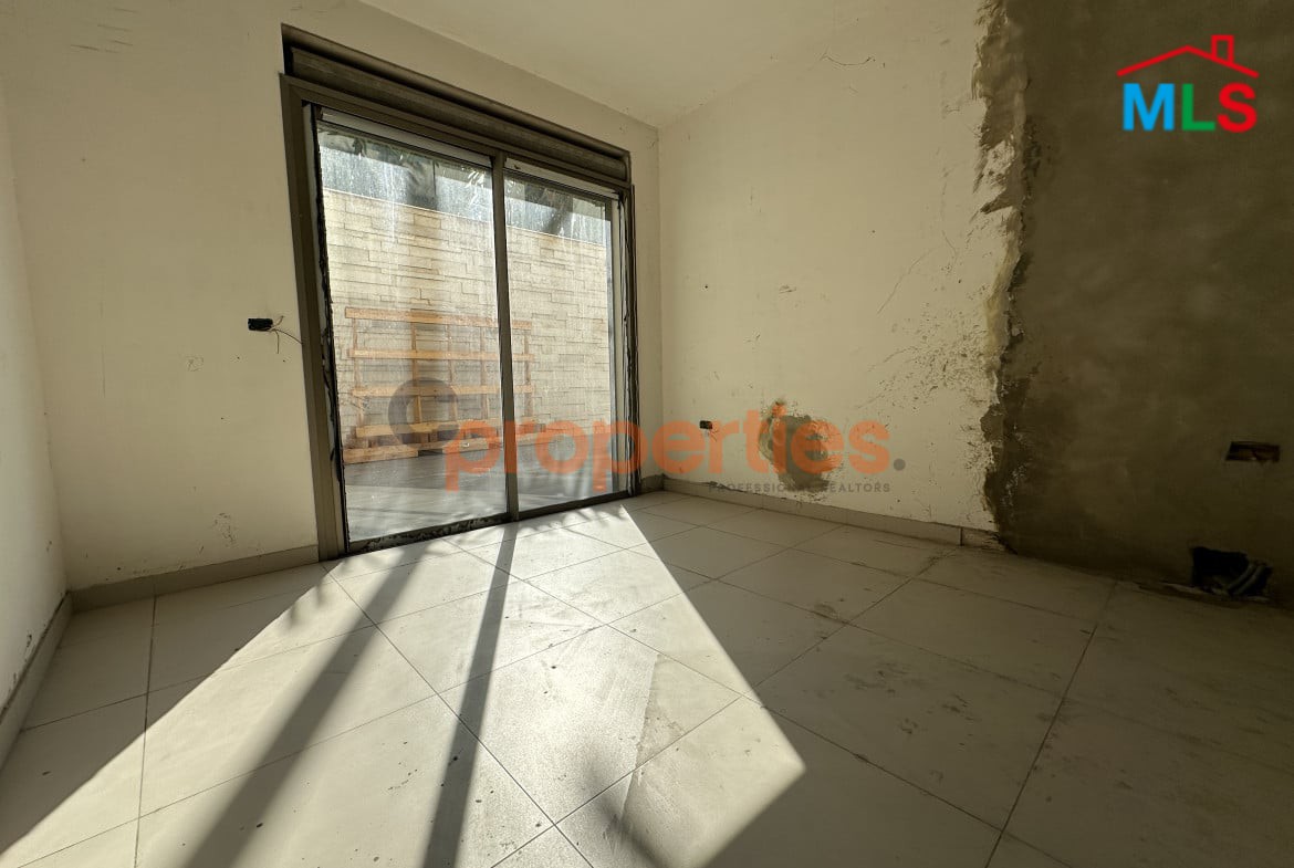 Apartment For Sale in Mtayleb with Terrace – CPCF271