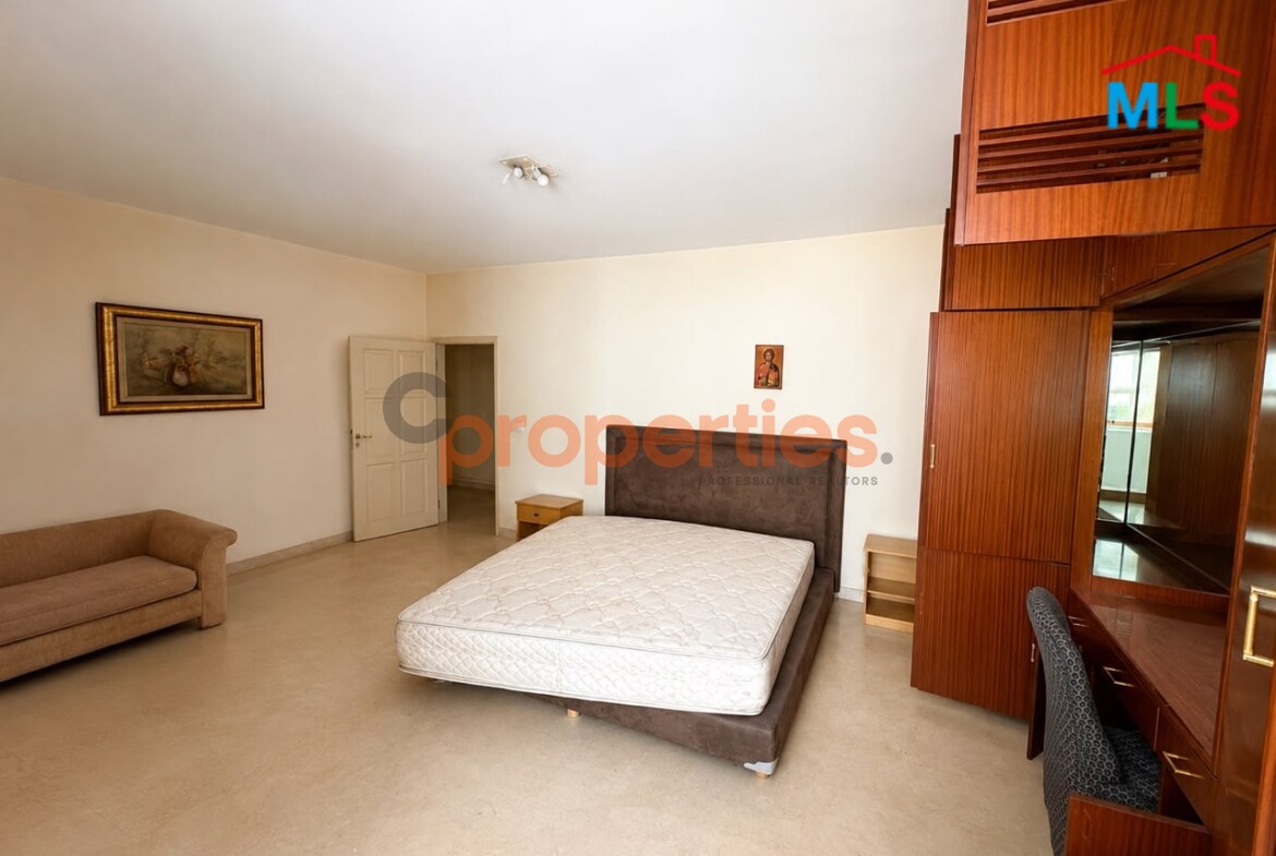 Apartment For Rent in Hazmieh – شقة للإيجار في الحازمية – CPCH56