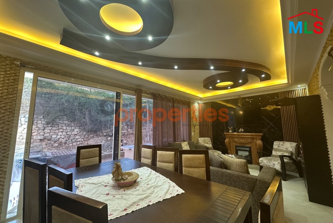 Semi-Furnished Apartment in Hadath For Sale with Terrace -شقة نصف مفروشة للبيع في الحدث مع تراس CPDD89