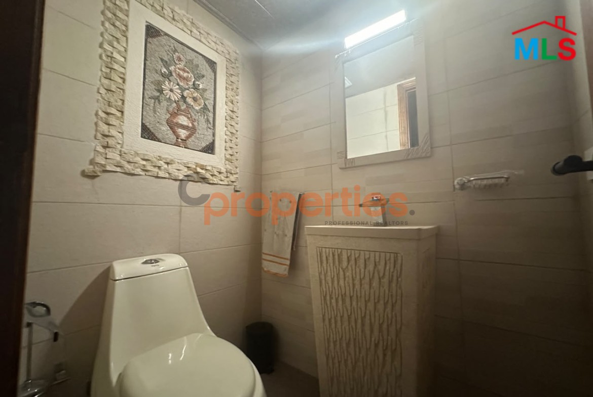 Semi-Furnished Apartment in Hadath For Sale with Terrace -شقة نصف مفروشة للبيع في الحدث مع تراس CPDD89