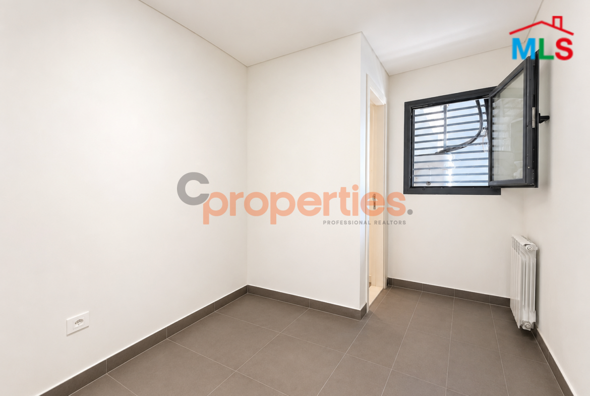 Apartment for sale in Ain Mreisse CPBMKH55