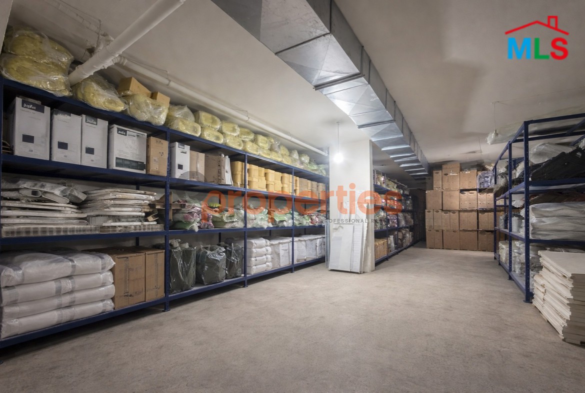 Warehouse For Sale in Blaybel – CPDD83