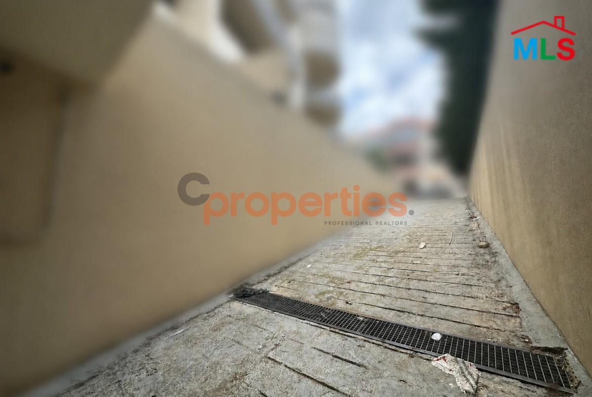 Warehouse For Sale in Blaybel – CPDD83