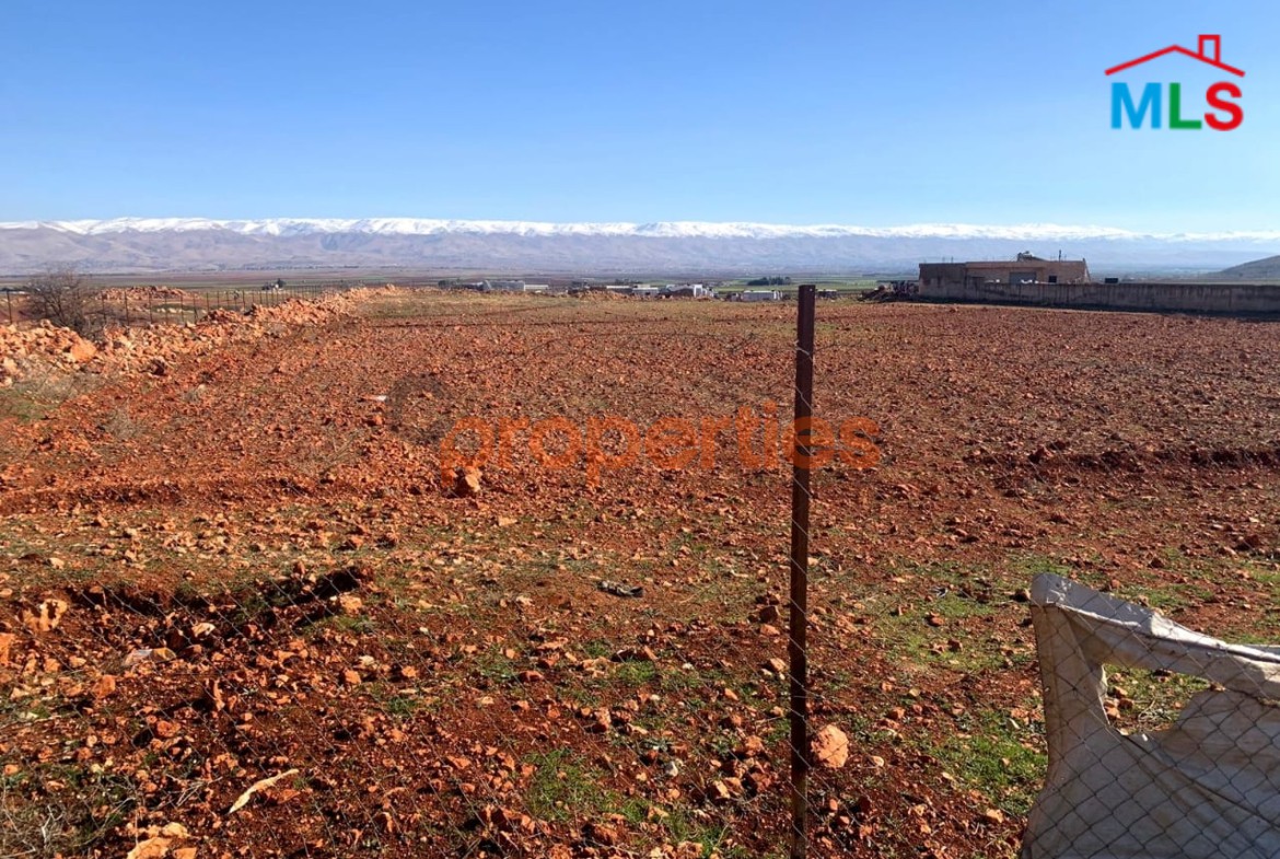 Land For Sale in Deir el Ahmar- Bekaa CPCF297