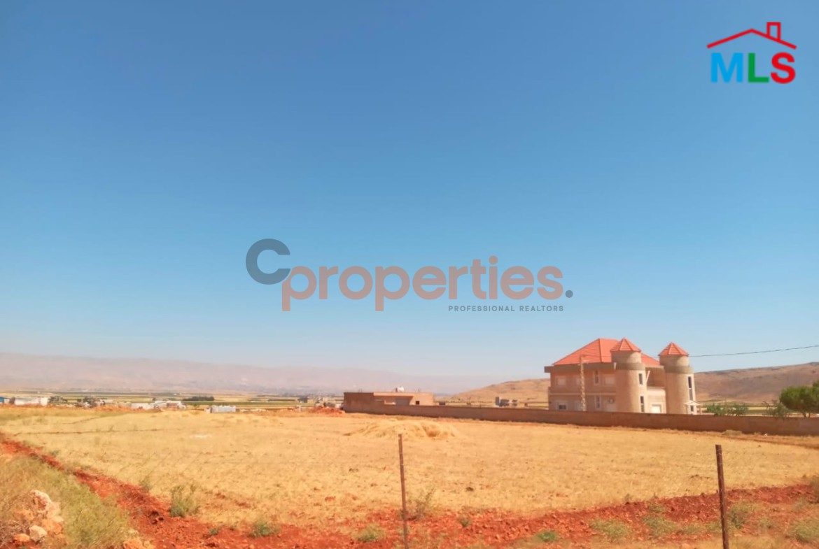 Land For Sale in Deir el Ahmar- Bekaa CPCF297