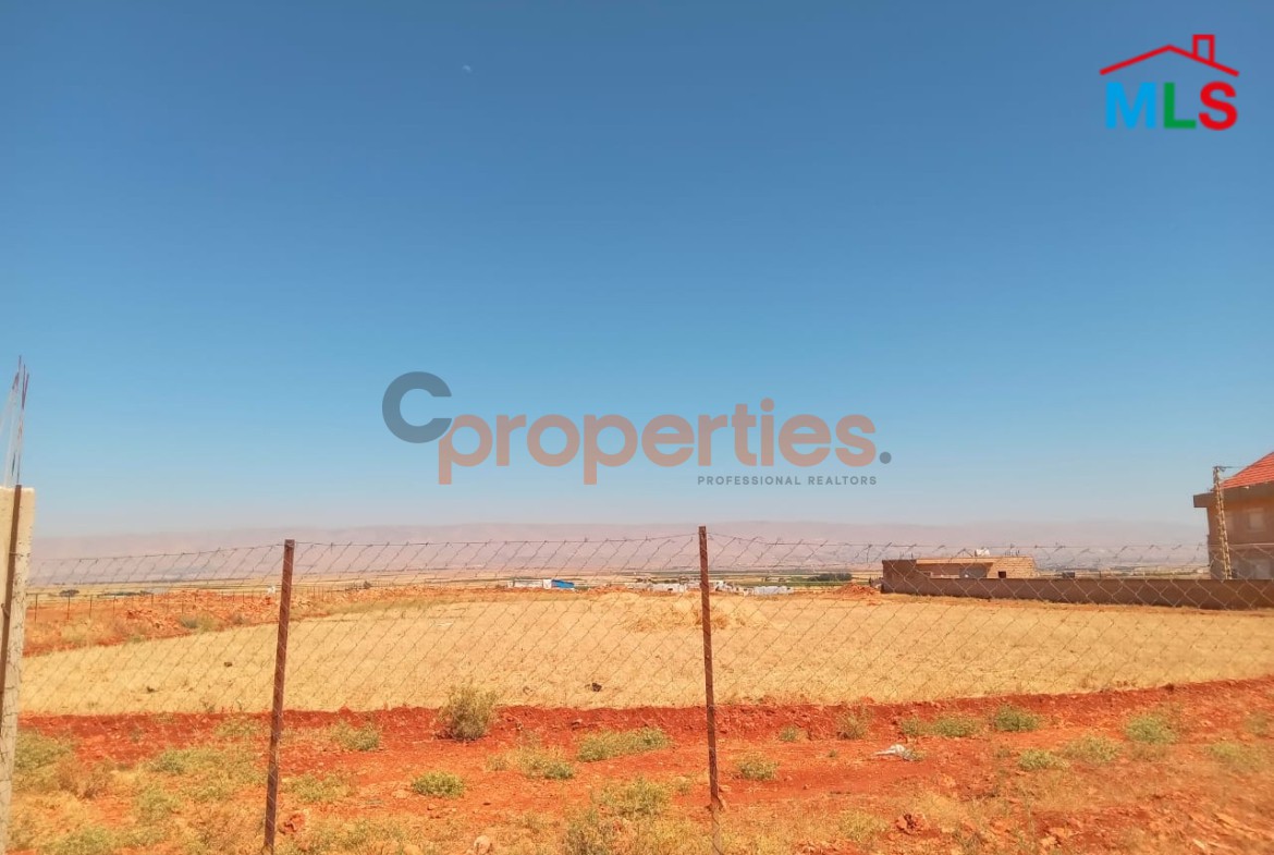 Land For Sale in Deir el Ahmar- Bekaa CPCF297