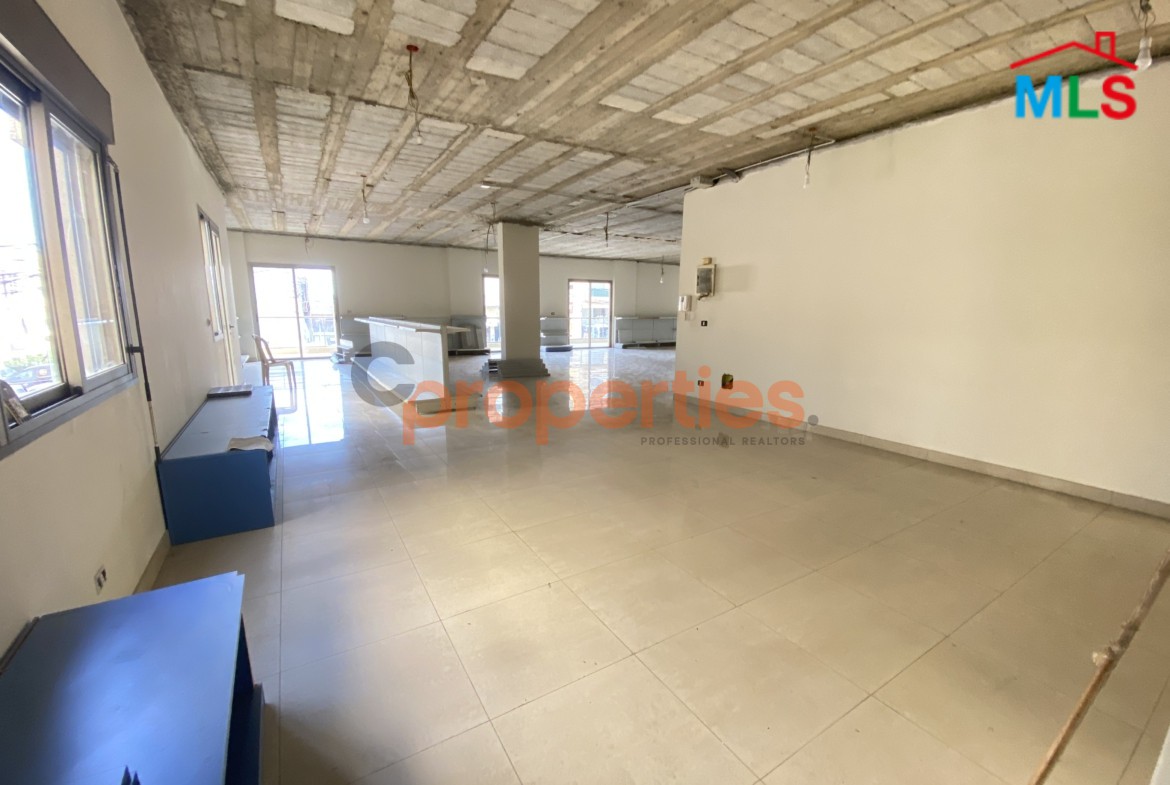 Showroom for Sale in Hazmieh – CPFY215