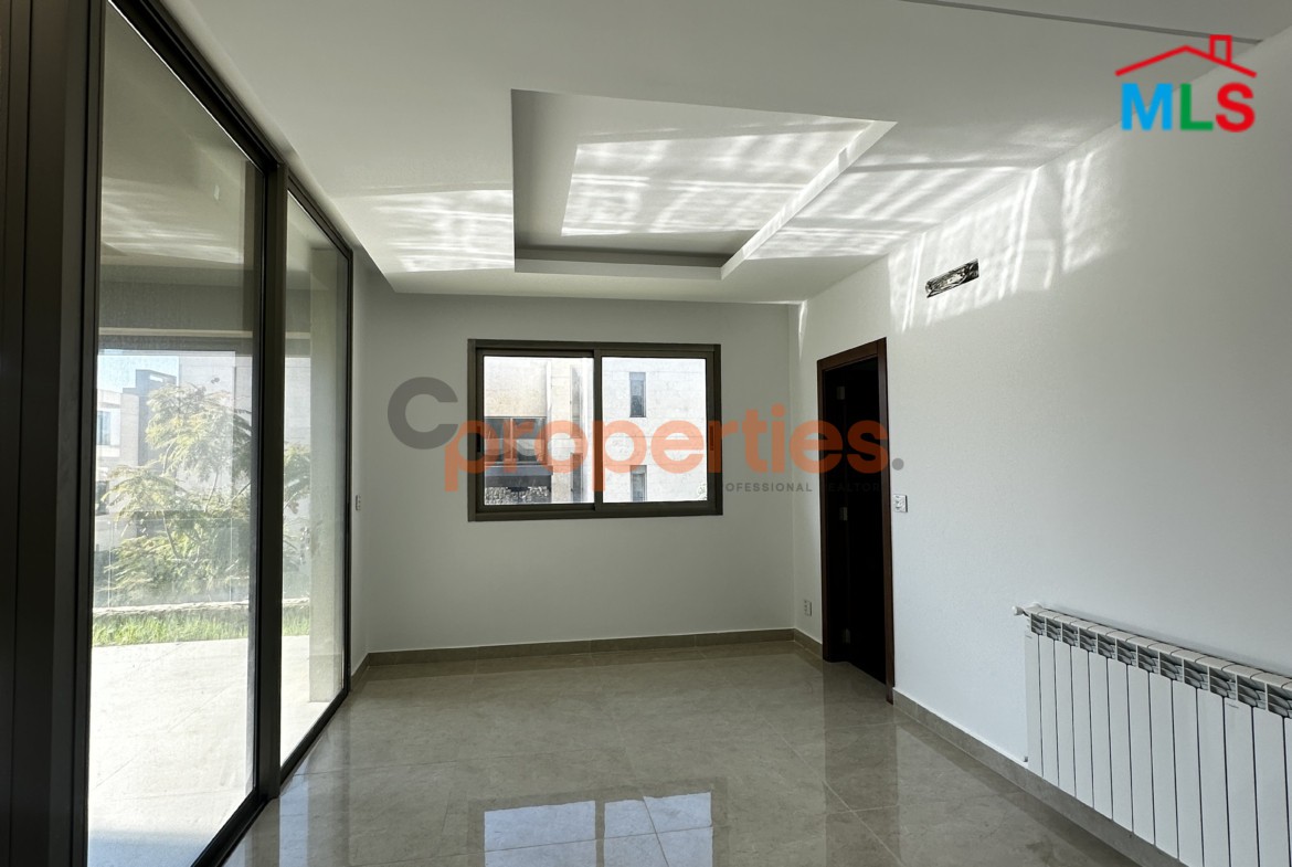 Apartment For Sale in Amchit – CPKCC61