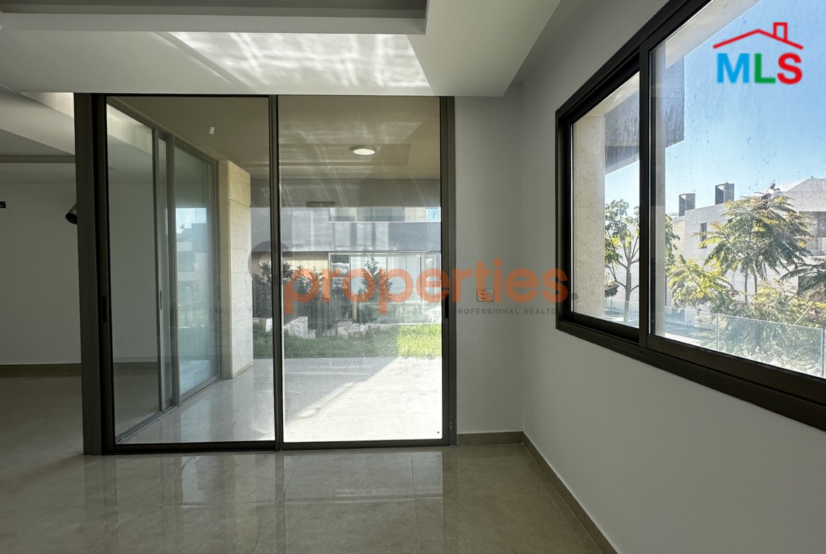 Apartment For Sale in Amchit – CPKCC61