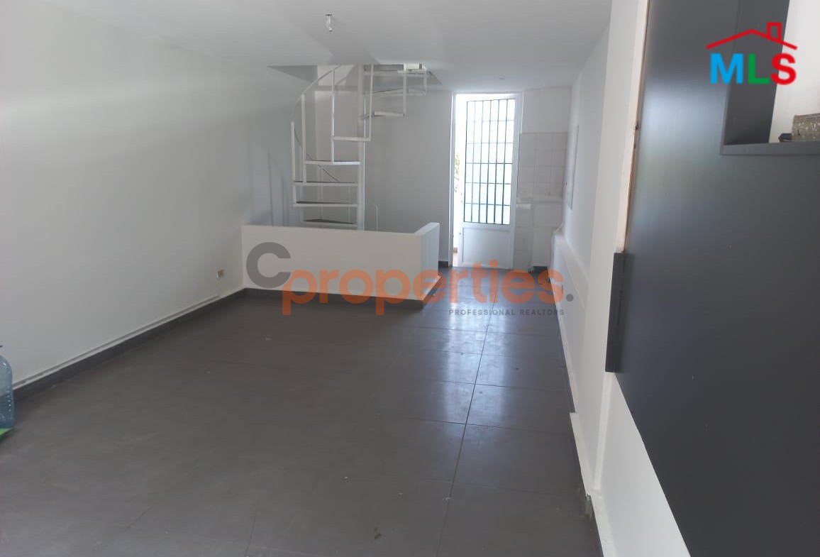 Showroom for Rent in Cornet Chehwan – CPMF41
