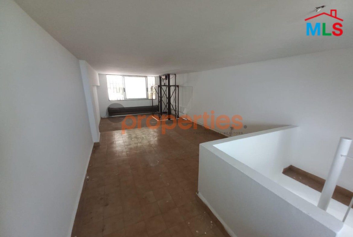 Showroom for Rent in Cornet Chehwan – CPMF41