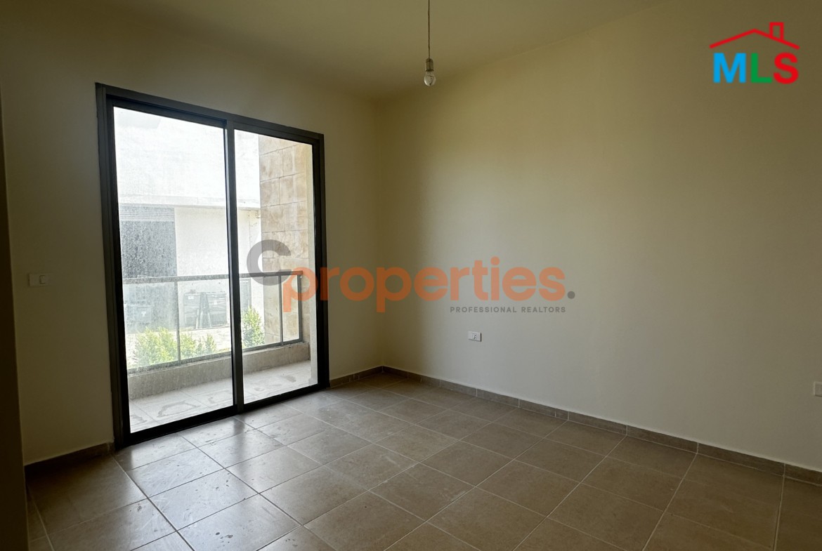 Apartment For Sale in Amchit – CPKCC70