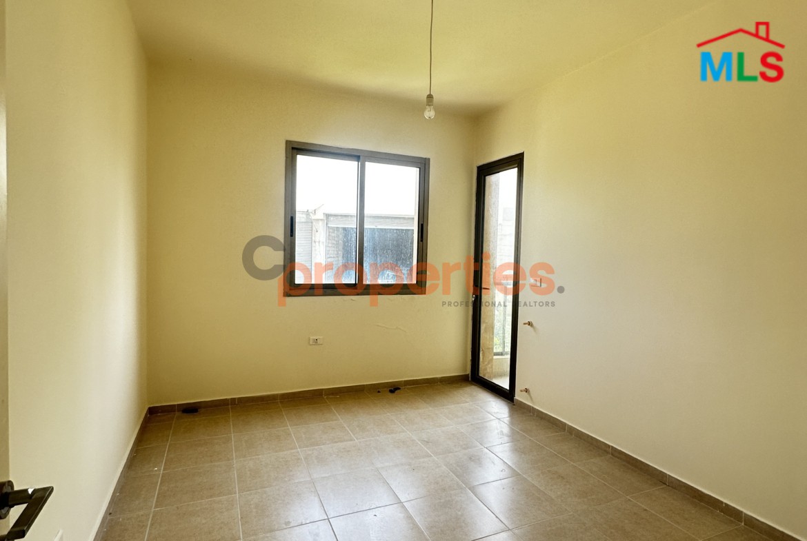 Apartment For Sale in Amchit – CPKCC70