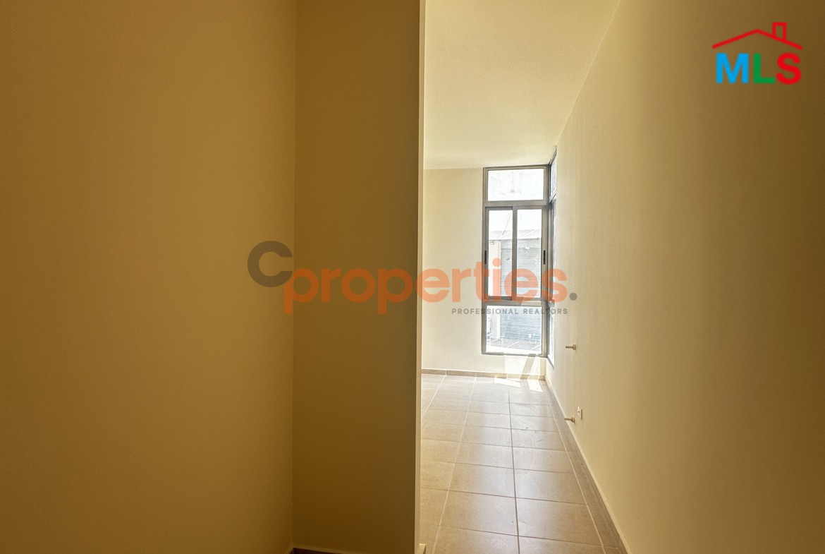 Apartment For Sale in Amchit – CPKCC70