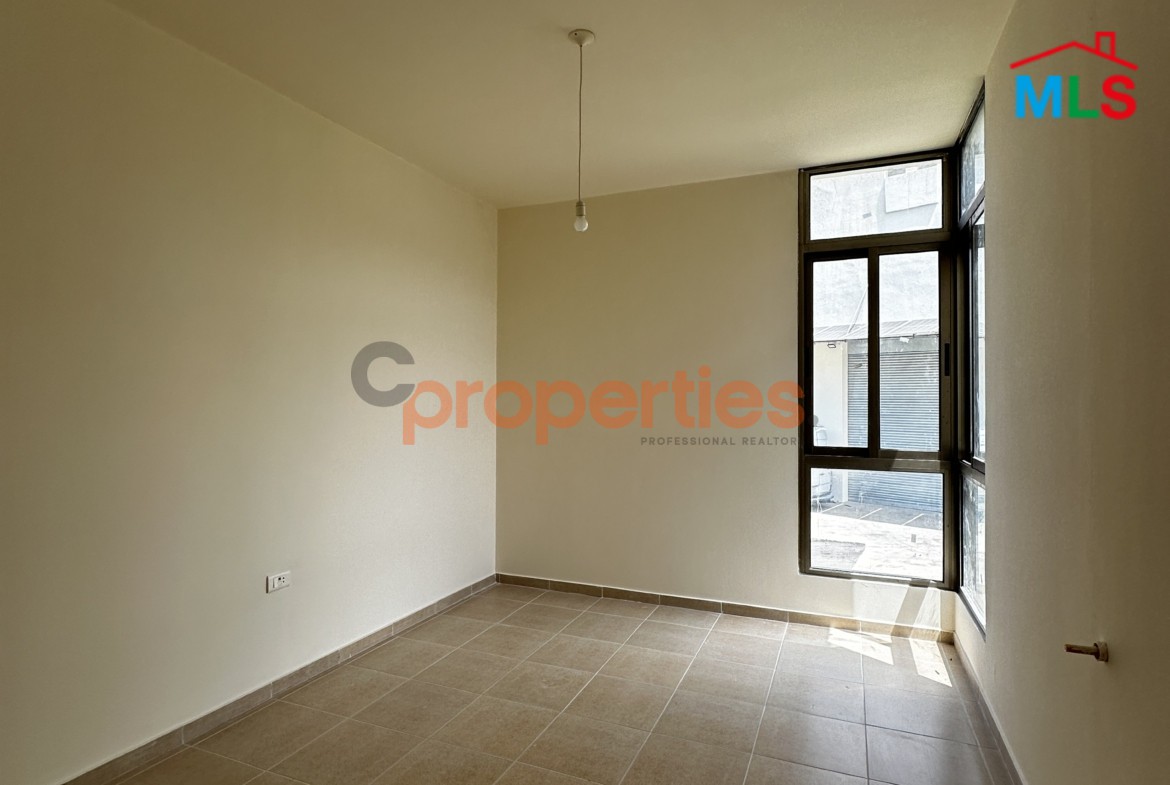 Apartment For Sale in Amchit – CPKCC70