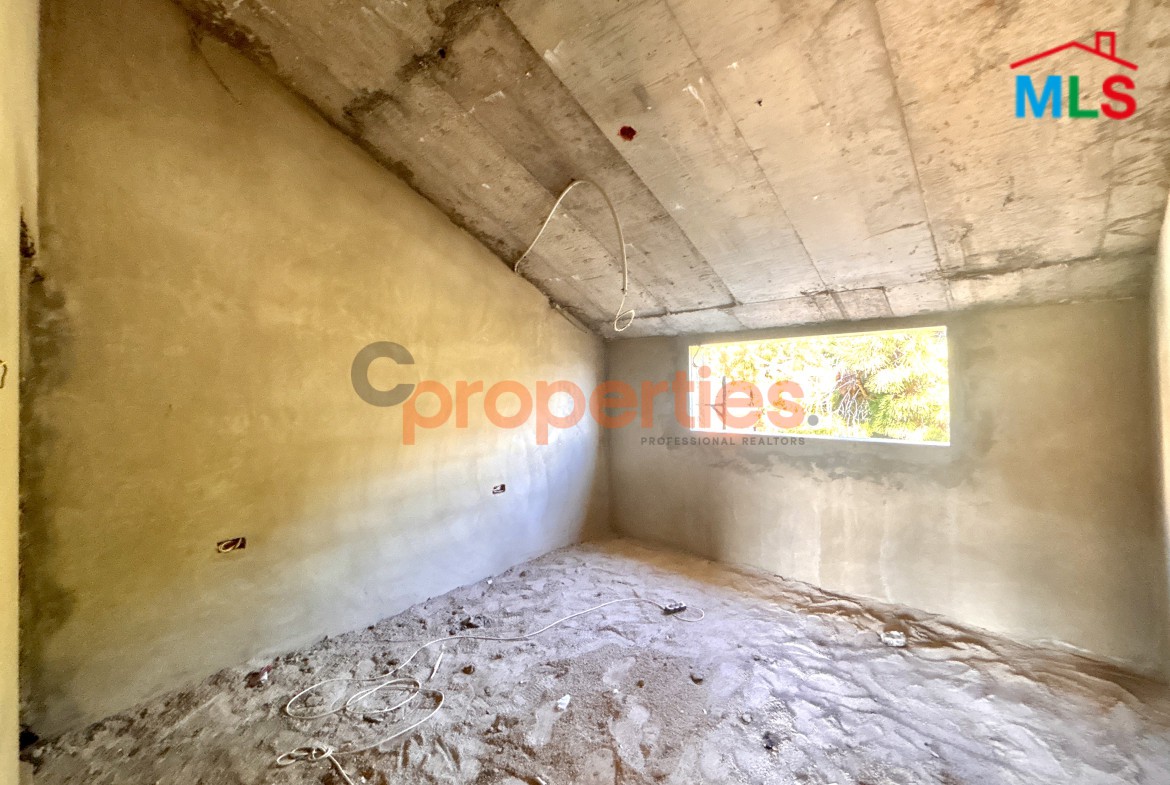 Apartment for sale in Broummana – Roof – CPSK68