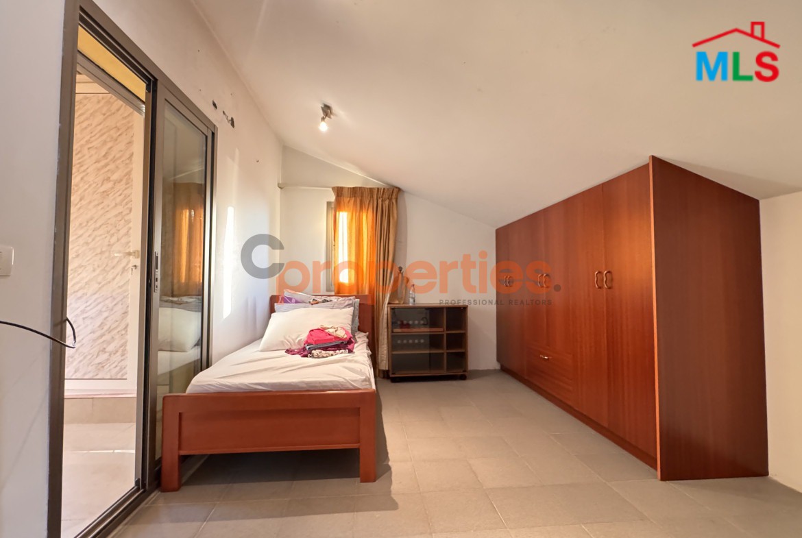 Rooftop For Sale In Belle Vue Awkar- CPTA64
