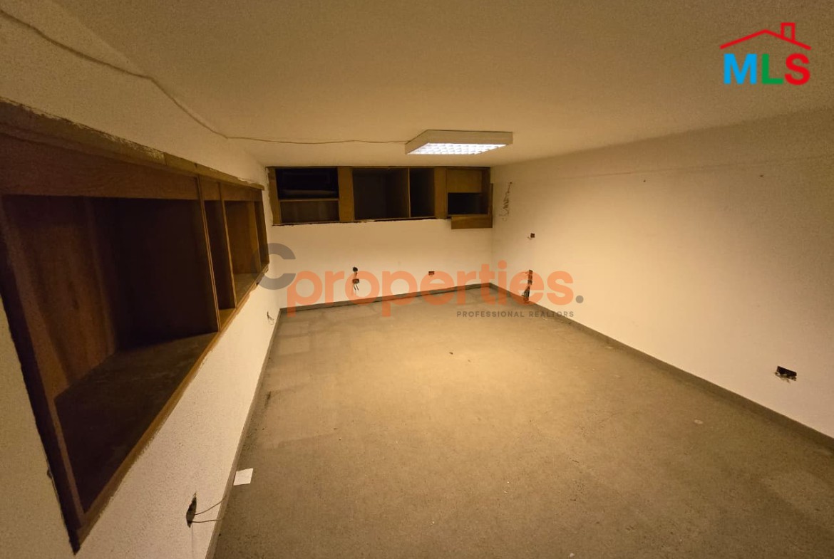 Shop For Sale In Furn El Chebbak – CPJA46