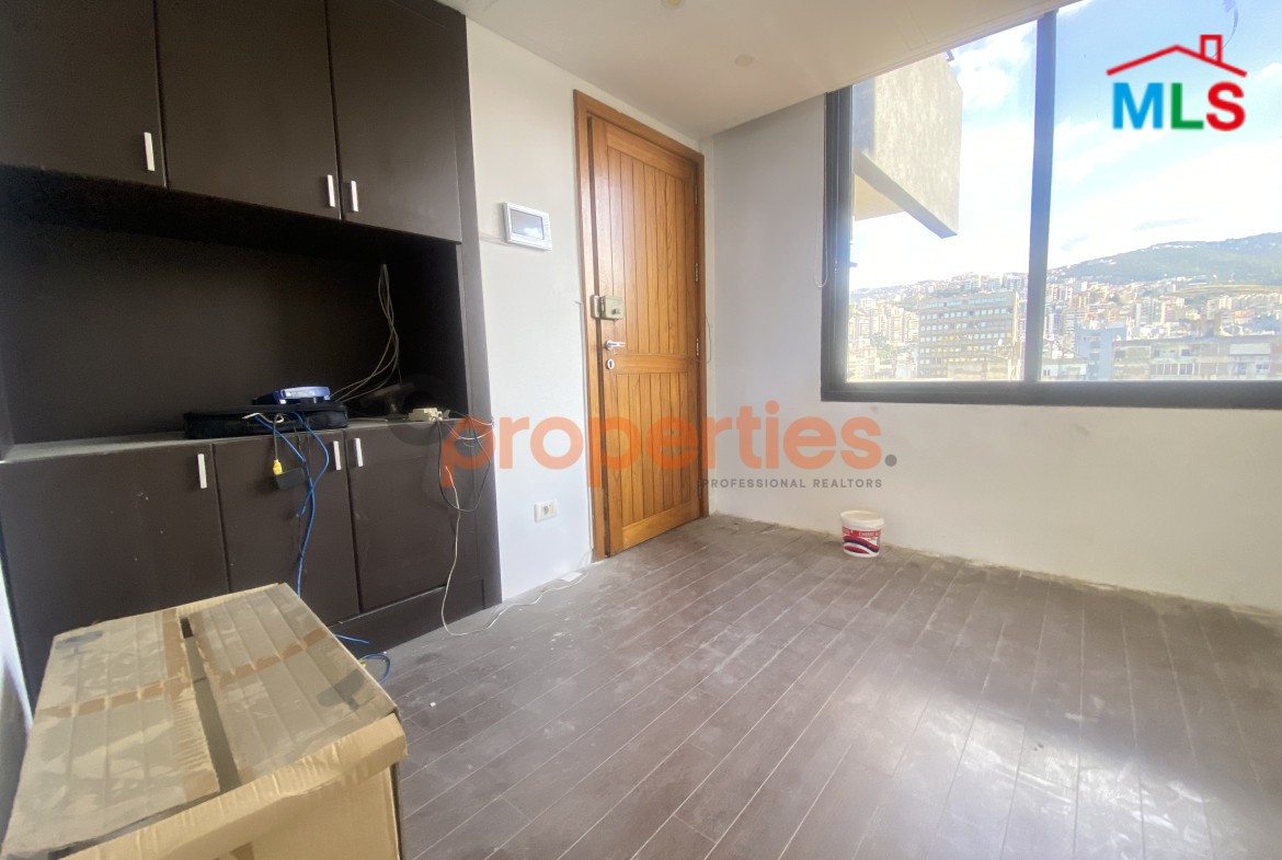 High Floor Office for Sale in Zalka – CPFY95