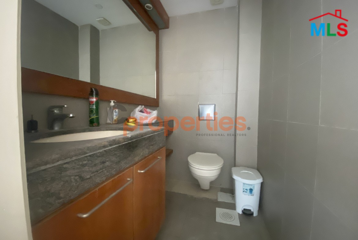 High Floor Office for Sale in Zalka – CPFY95