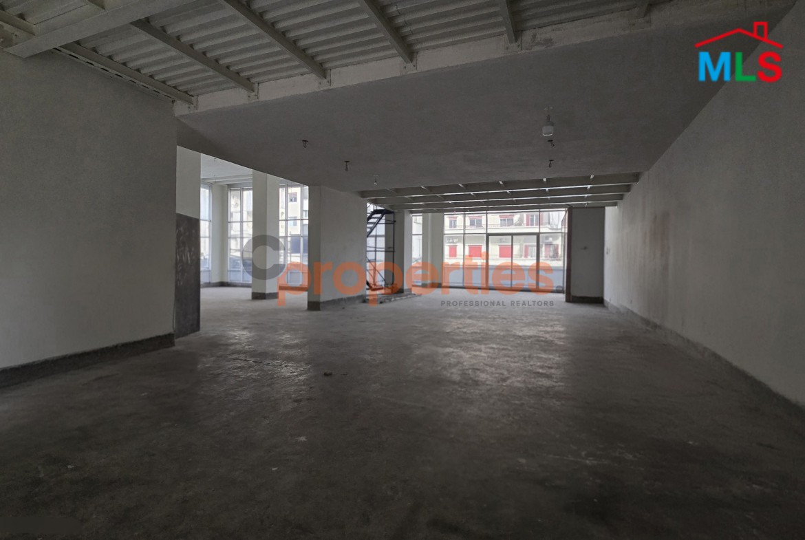 Showroom/Office For Sale In Furn El Chebbak – CPJA32