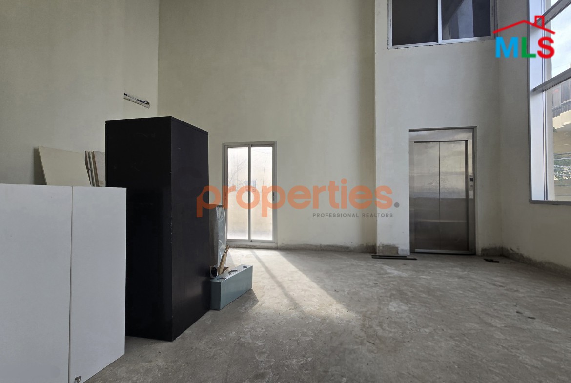 Showroom/Office For Sale In Furn El Chebbak – CPJA32