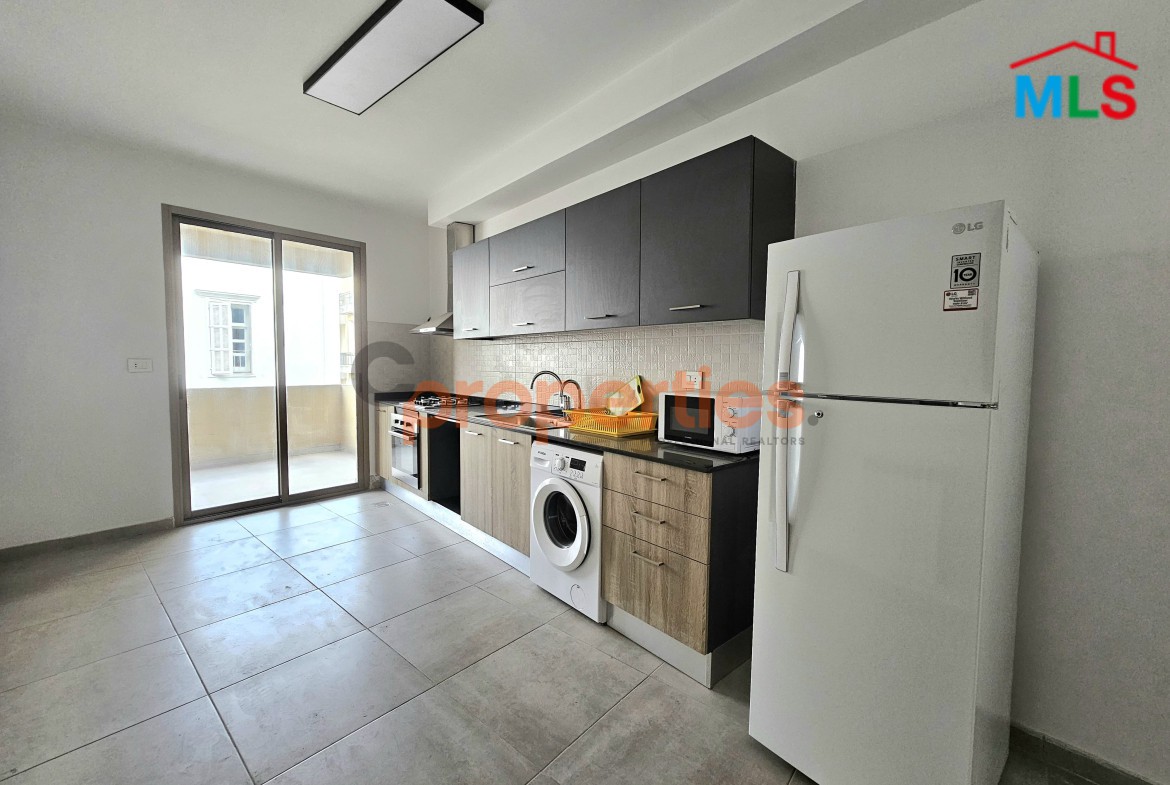 Apartment For Sale In Achrafieh – CPBWW63