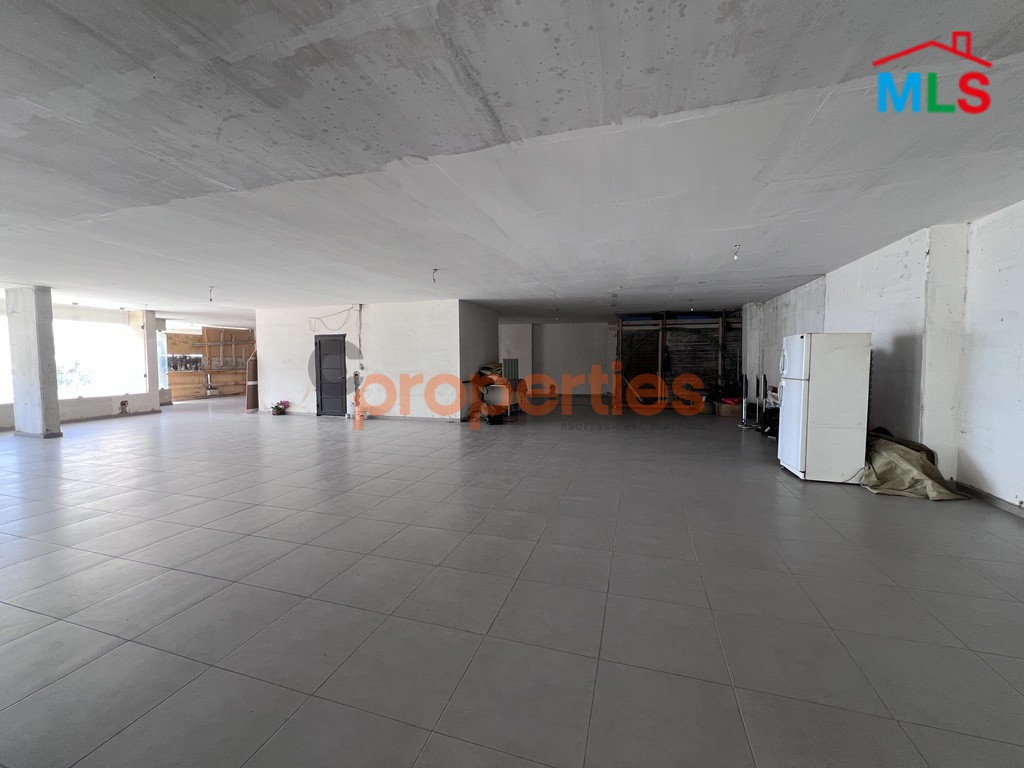 Showroom and Warehouse for Sale in Mar Roukoz Prime | صالة عرض ومستودع للبيع في موقع متميز في مار روكز | CPCC40