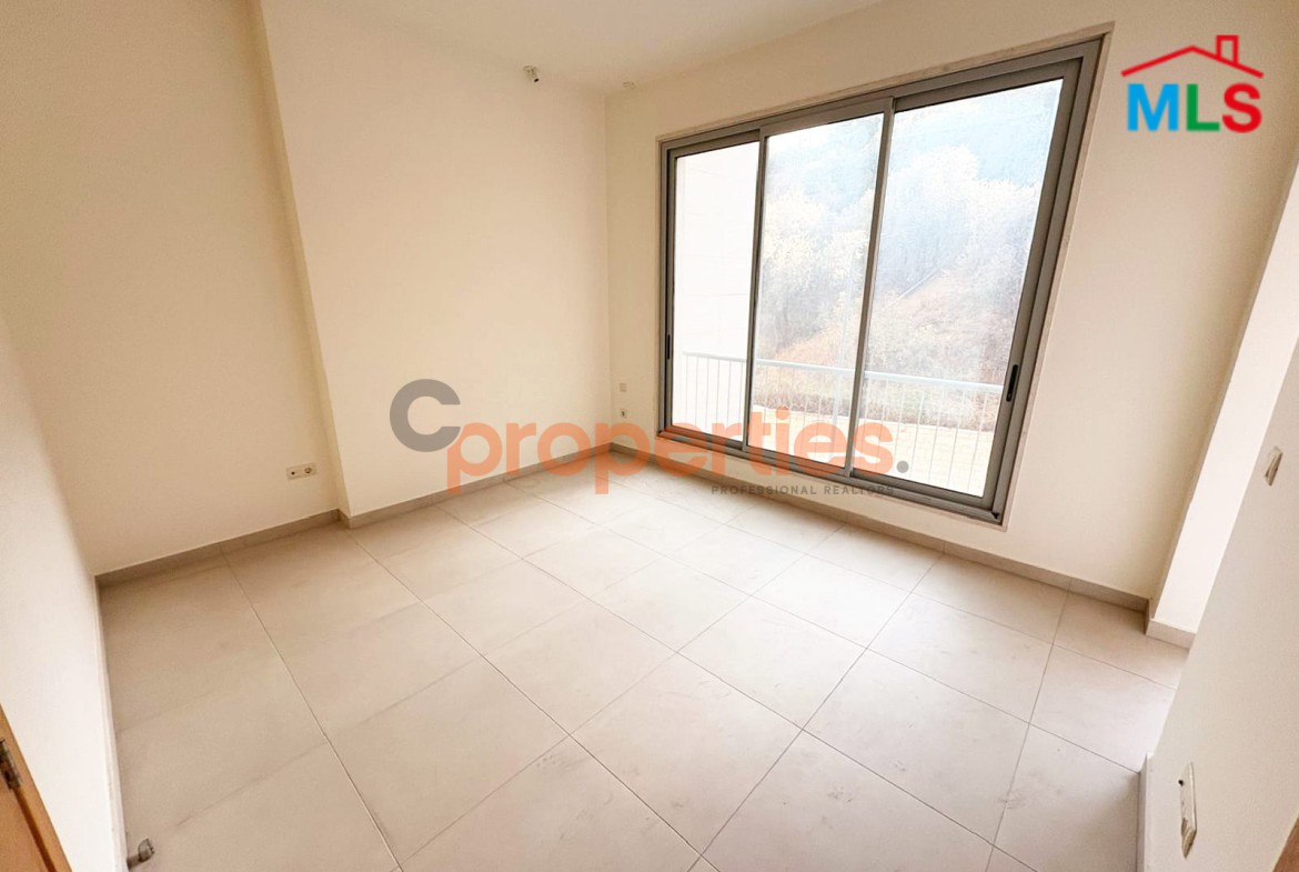 Apartment For Sale In Louaize – CPFY152
