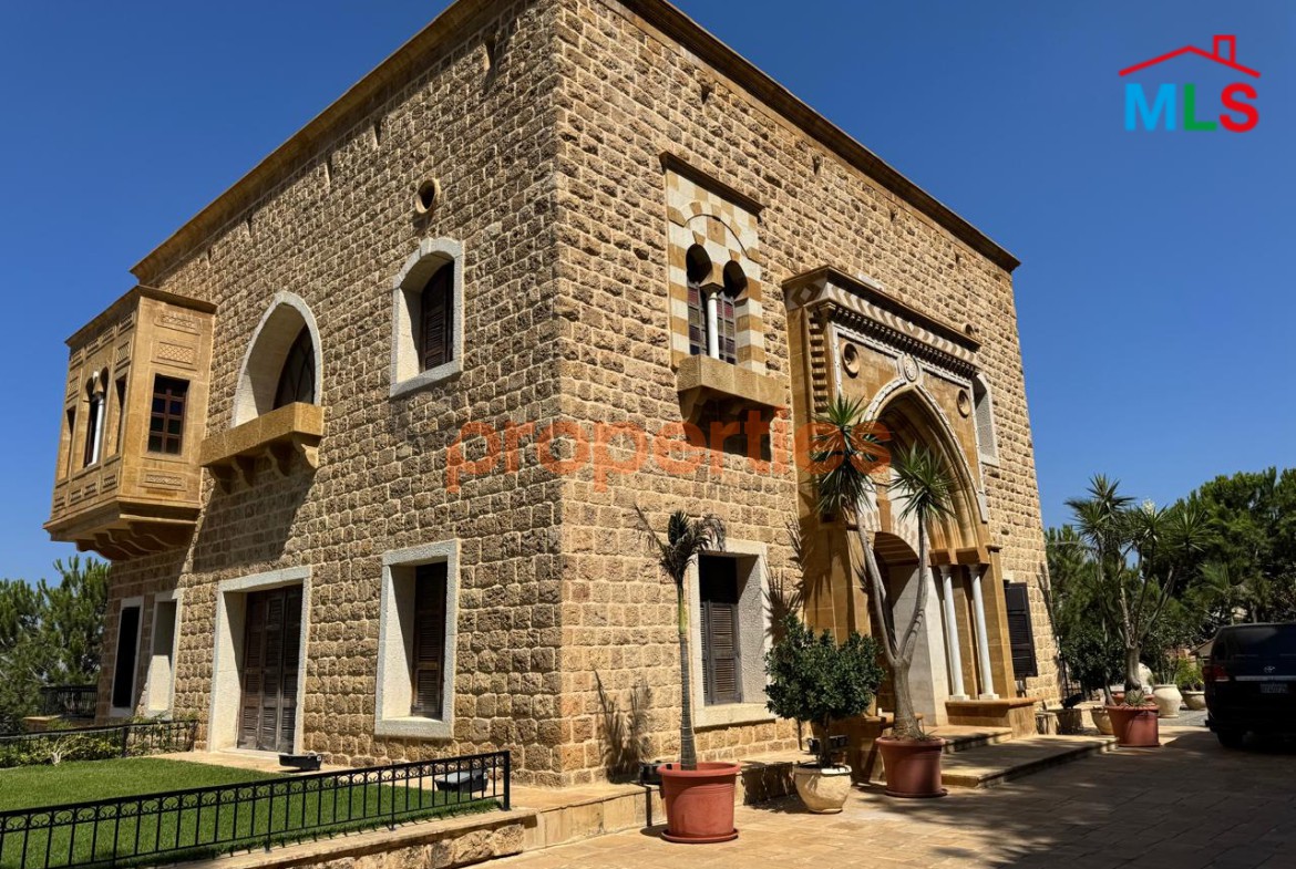 Luxury Furnished Palace for Sale – Mazboud Chouf – CPHR06
